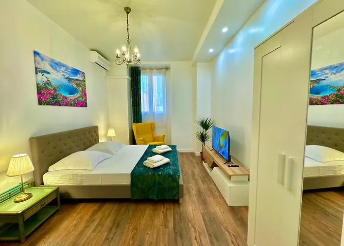 Riviera Charm